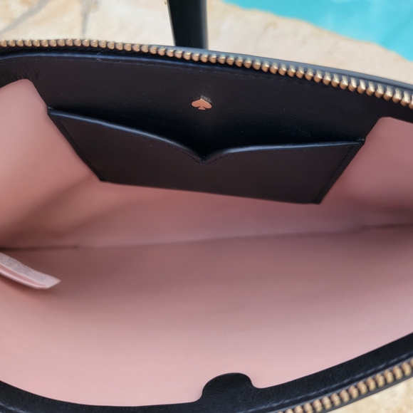 Kate Spade Bi-Color 100% Smooth Italian Leather Large Wristlet - Picture 5 of 5